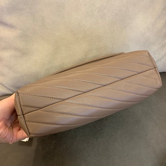 TORY BURCH Kira Chevron Convertible Shoulder Bag - Picture 3 of 9